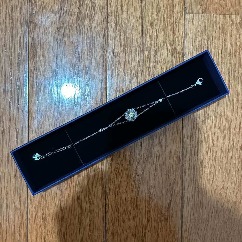 Swarovski crystal flower bracelet